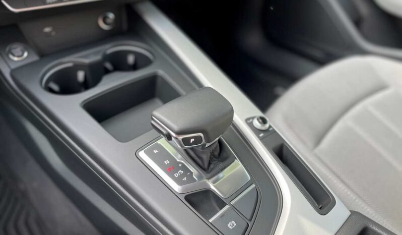 
								Audi A4 Avant 35 TDI pełny									