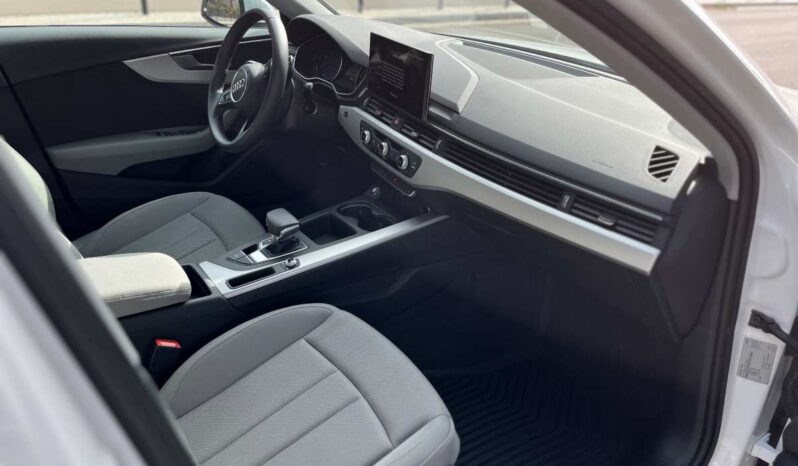 
								Audi A4 Avant 35 TDI pełny									