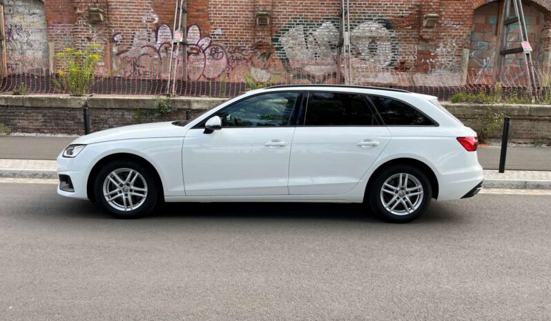 
								Audi A4 Avant 35 TDI pełny									