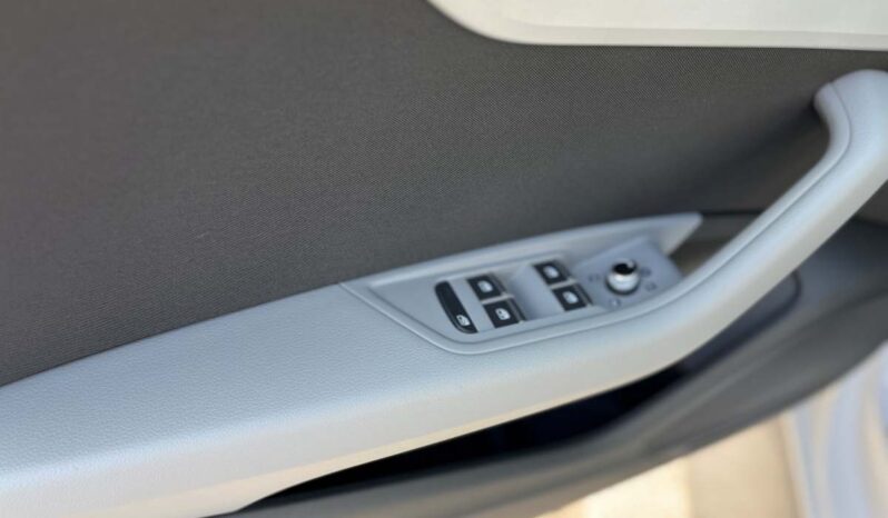 
								Audi A4 Avant 35 TDI pełny									