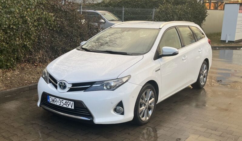 
								Toyota Auris Hybrid full									