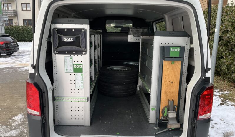 
								Volkswagen T6.1 Transporter Kasten pełny									