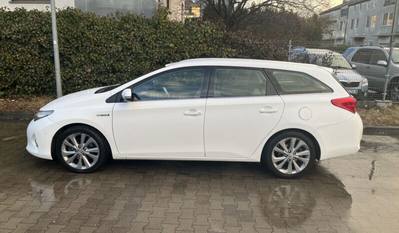 
								Toyota Auris Hybrid pełny									