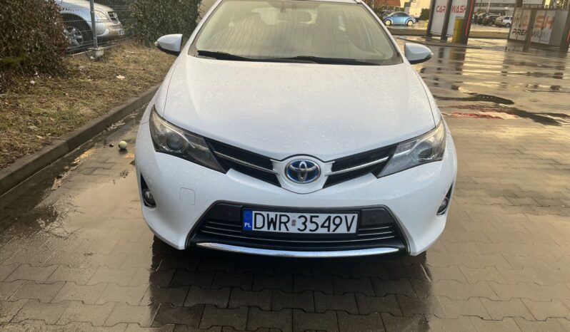 
								Toyota Auris Hybrid full									