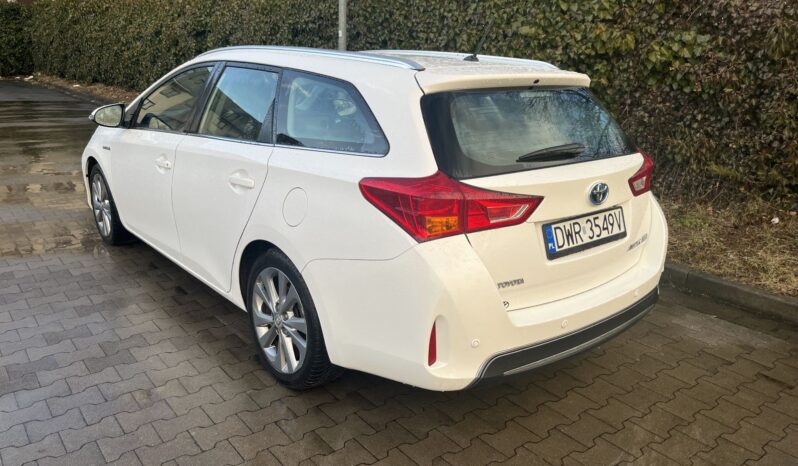 
								Toyota Auris Hybrid pełny									