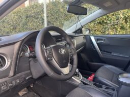 
										Toyota Auris Hybrid pełny									