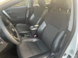 
										Toyota Auris Hybrid full									