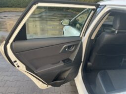 
										Toyota Auris Hybrid full									