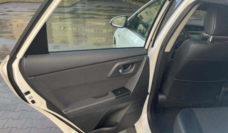 
								Toyota Auris Hybrid full									