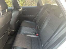 
										Toyota Auris Hybrid full									