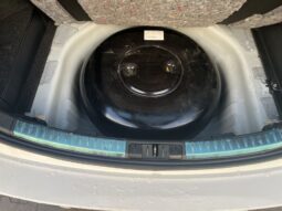 
										Toyota Auris Hybrid full									