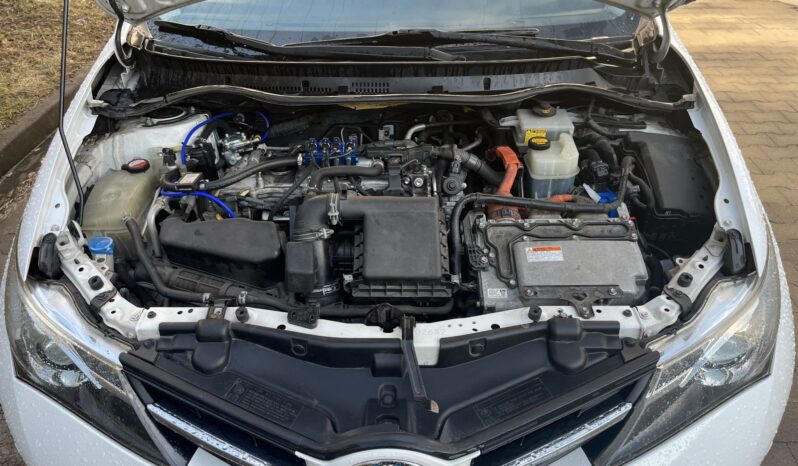 
								Toyota Auris Hybrid pełny									