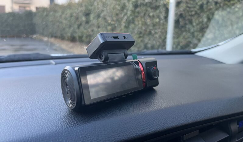 
								Toyota Auris Hybrid pełny									