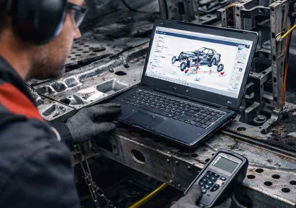 Автомобиль на стапеле при восстановлении геометрии кузова